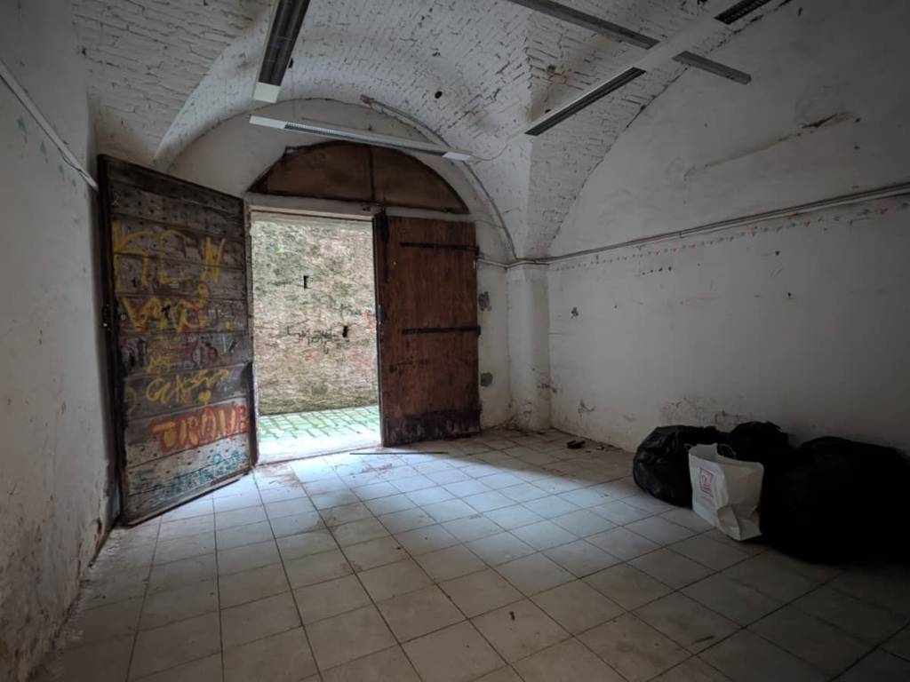 locale commerciale in vendita a Città di Castello