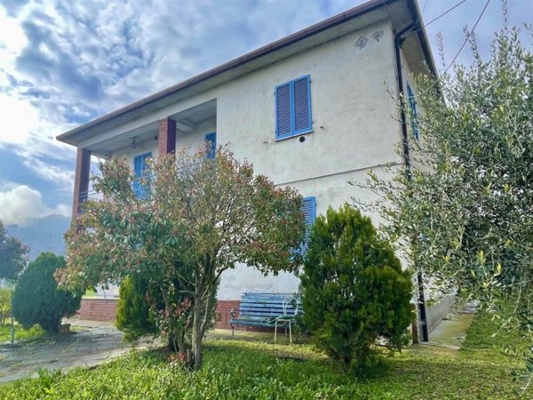 casa indipendente in vendita a Città di Castello in zona Lerchi