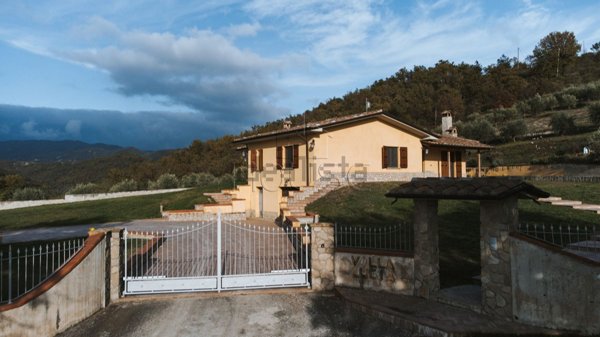 casa indipendente in vendita a Città di Castello