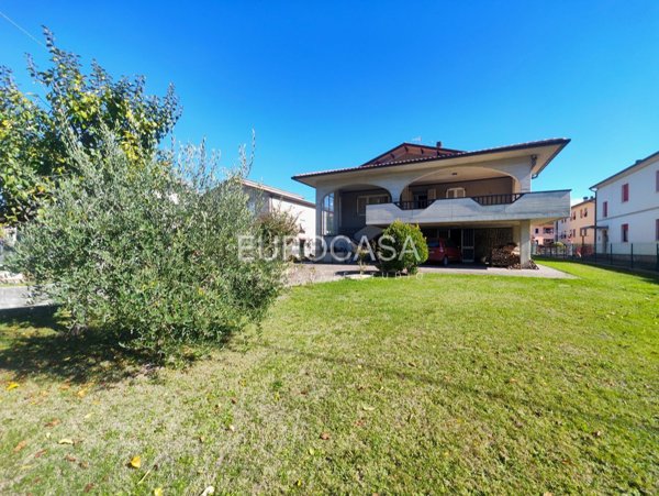 casa indipendente in vendita a Città di Castello in zona Cerbara