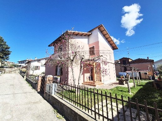 casa indipendente in vendita a Città di Castello in zona Promano