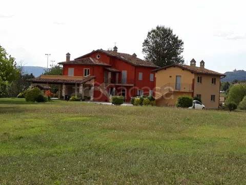 casa indipendente in vendita a Città di Castello in zona Promano