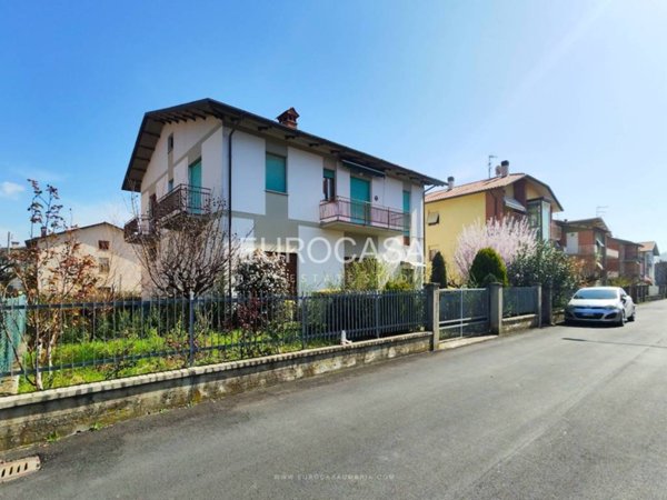 casa indipendente in vendita a Città di Castello in zona Cerbara