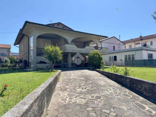 casa indipendente in vendita a Città di Castello in zona Cerbara