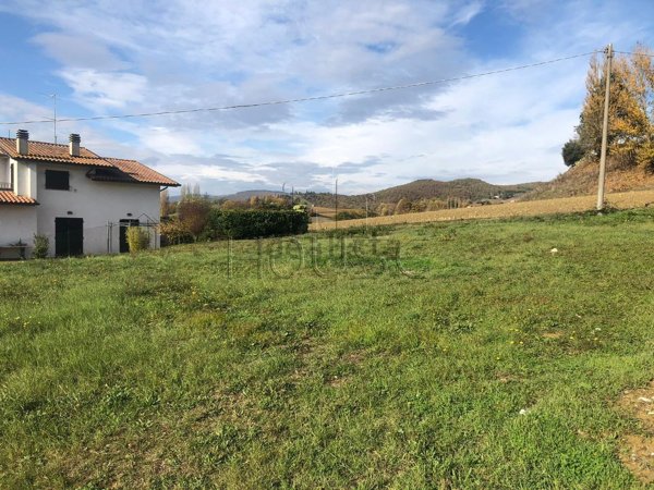 terreno edificabile in vendita a Città di Castello