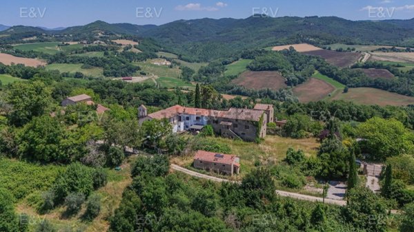 casa indipendente in vendita a Città di Castello in zona Santa Lucia