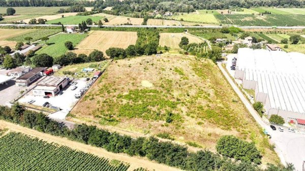 terreno edificabile in vendita a Città di Castello in zona Santa Lucia