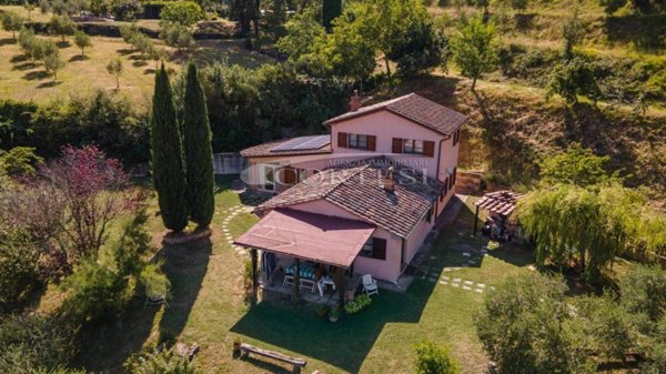 casa indipendente in vendita a Città di Castello in zona Uppiano