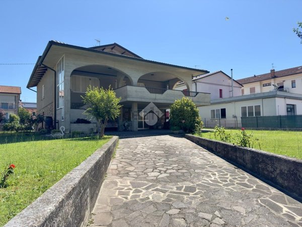 casa indipendente in vendita a Città di Castello in zona Cerbara
