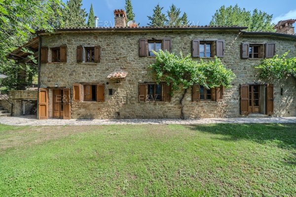 casa indipendente in vendita a Città di Castello in zona Roccagnano