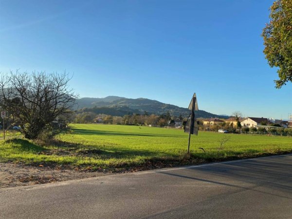 terreno edificabile in vendita a Città di Castello in zona Baucca