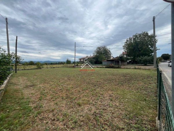 terreno in vendita a Città di Castello in zona Piosina