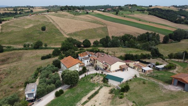 casa indipendente in vendita a Collazzone in zona Collepepe
