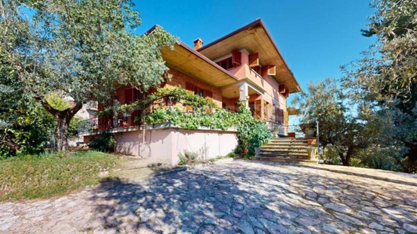 casa indipendente in vendita a Collazzone