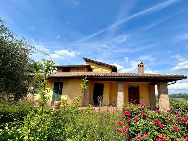 casa indipendente in vendita a Collazzone in zona Piedicolle
