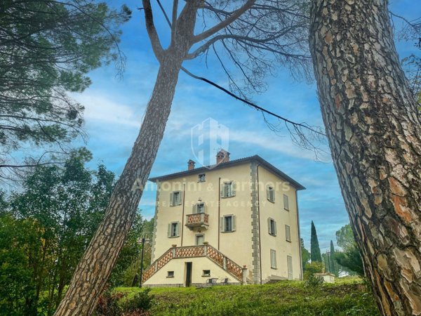 casa indipendente in vendita a Collazzone