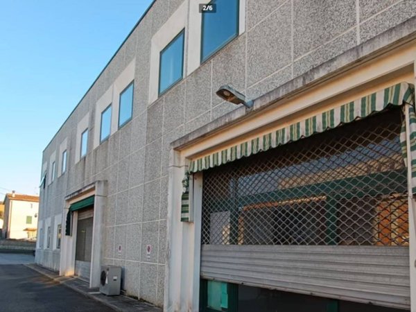 locale commerciale in vendita a Collazzone