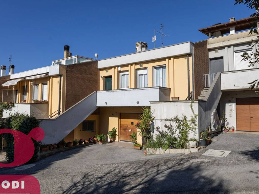casa indipendente in vendita a Collazzone
