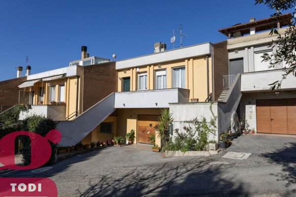casa indipendente in vendita a Collazzone