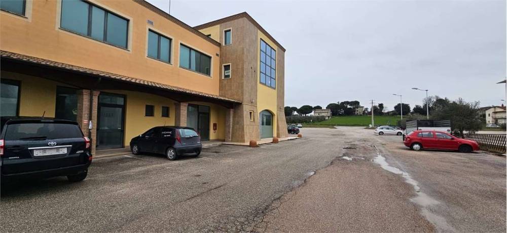 negozio in vendita a Collazzone in zona Collepepe