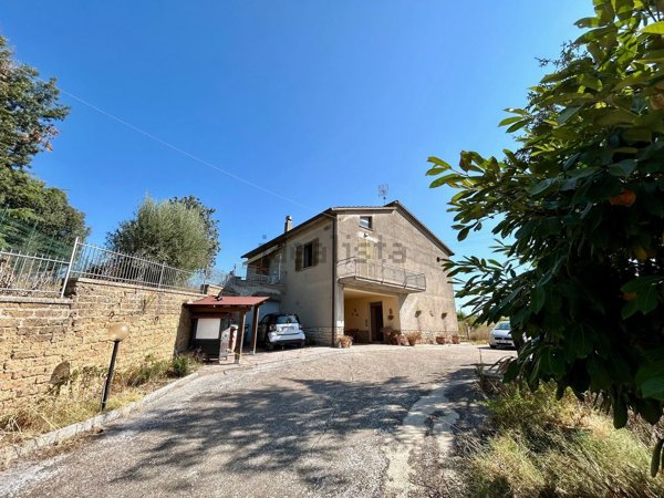 casa indipendente in vendita a Collazzone in zona Collepepe