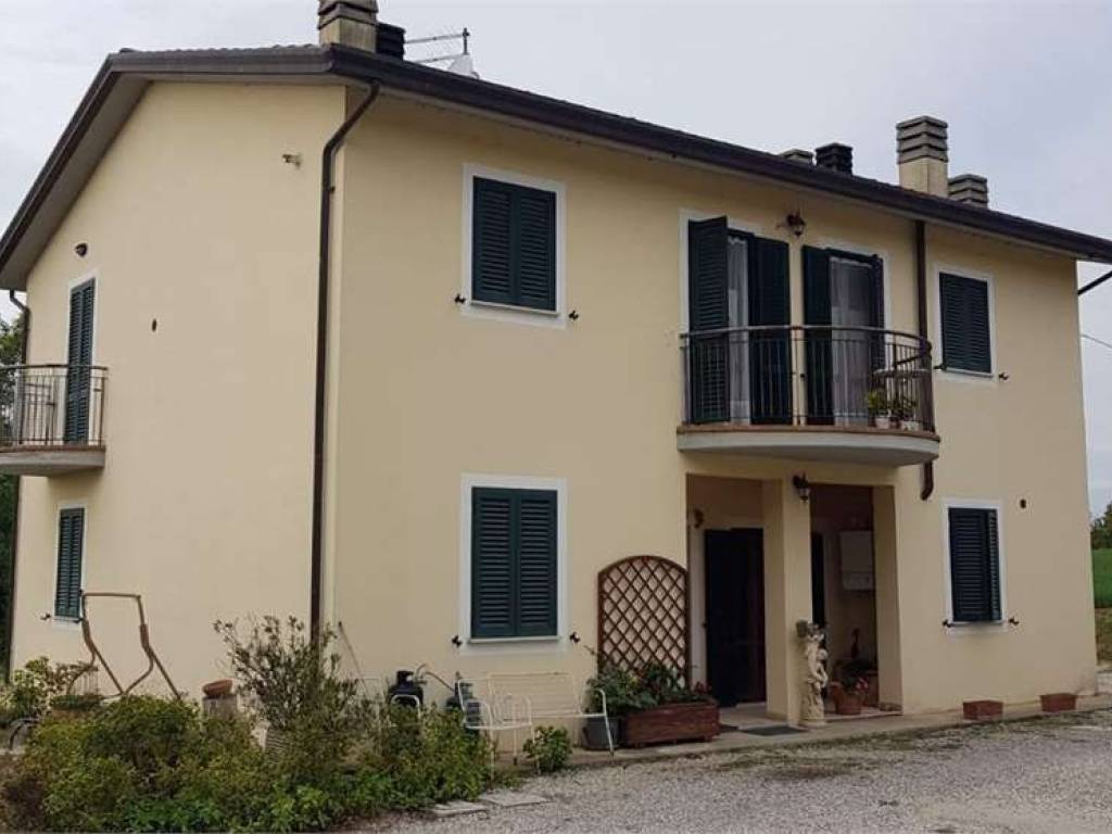 casa indipendente in vendita a Collazzone