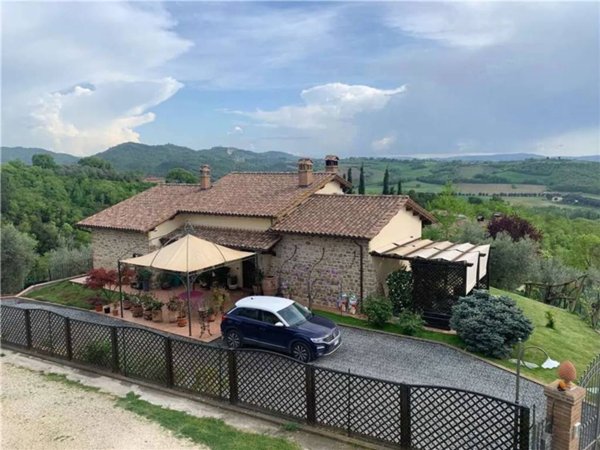 casa indipendente in vendita a Collazzone in zona Casalalta