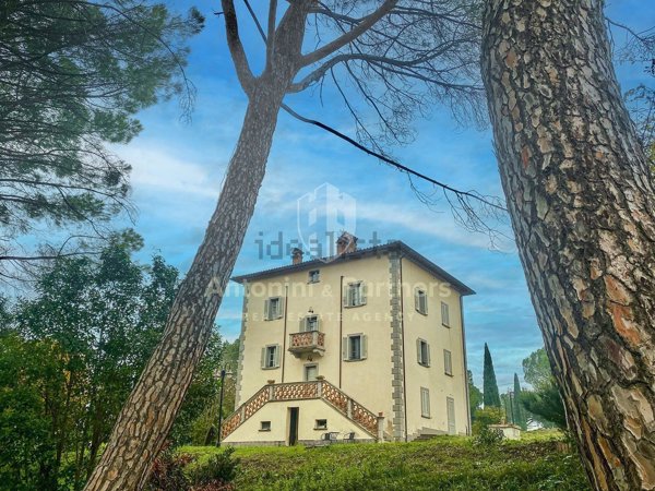casa indipendente in vendita a Collazzone