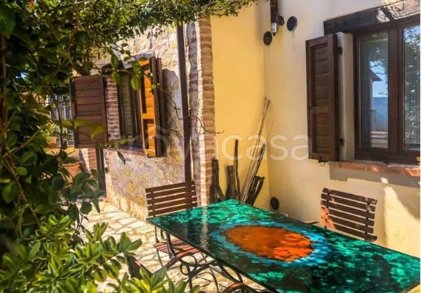 casa indipendente in vendita a Collazzone