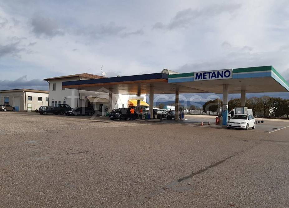 negozio in vendita a Collazzone in zona Collepepe