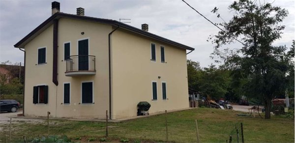 casa indipendente in vendita a Collazzone