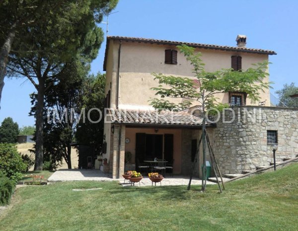 casa indipendente in vendita a Collazzone