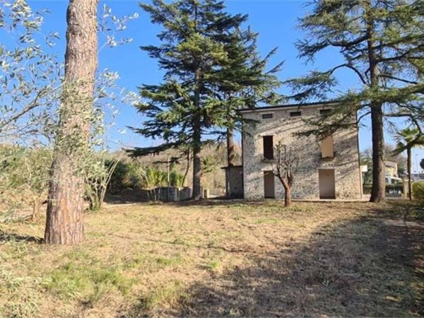 casa indipendente in vendita a Collazzone