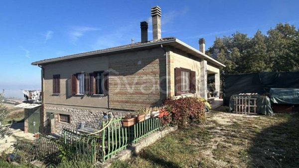 casa indipendente in vendita a Collazzone