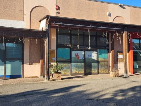 negozio in vendita a Collazzone in zona Collepepe