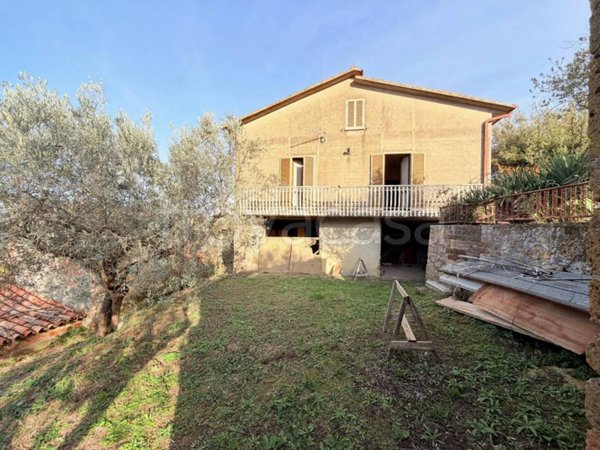 casa indipendente in vendita a Collazzone