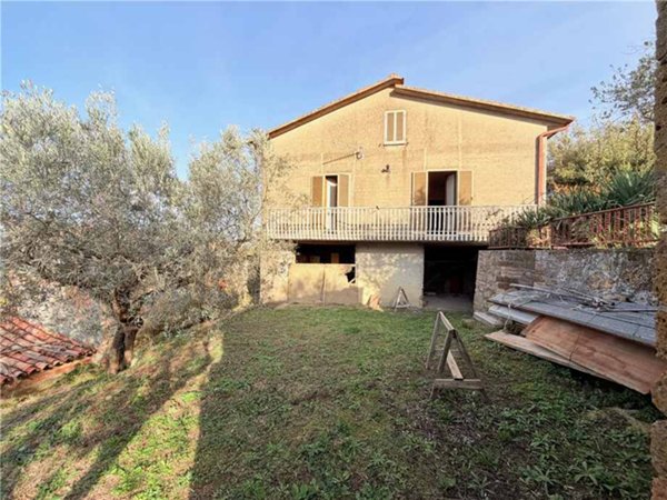 casa indipendente in vendita a Collazzone