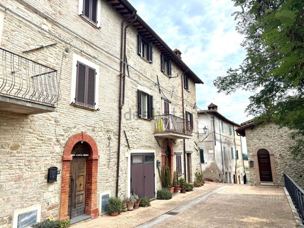 casa indipendente in vendita a Collazzone in zona Piedicolle