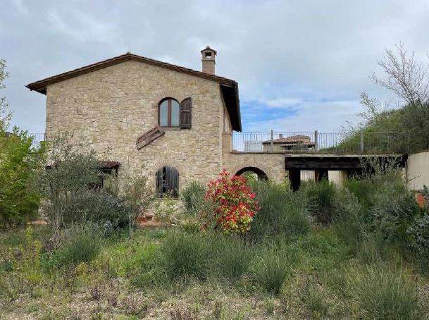 casa indipendente in vendita a Collazzone