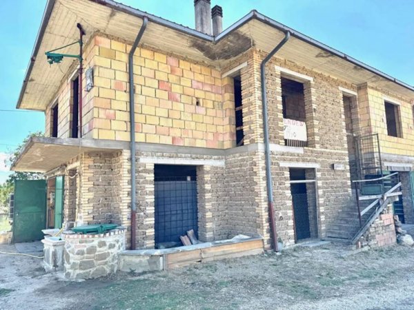 casa indipendente in vendita a Collazzone