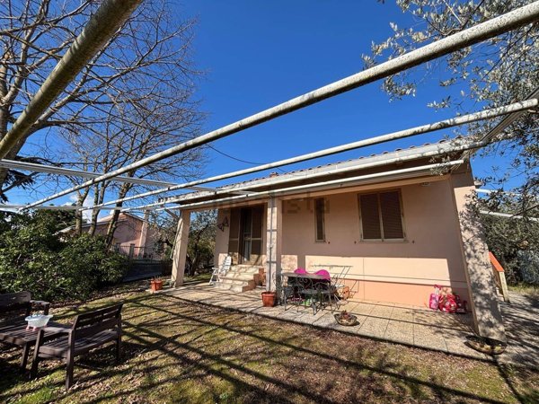 casa indipendente in vendita a Collazzone in zona Piedicolle