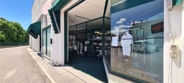 locale commerciale in vendita a Collazzone in zona Collepepe