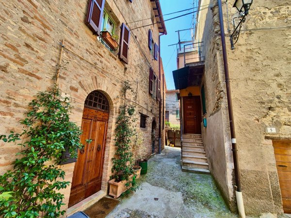 casa indipendente in vendita a Collazzone in zona Collepepe