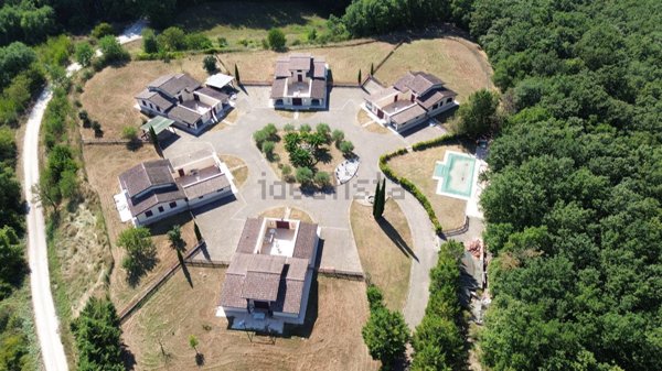 casa indipendente in vendita a Collazzone