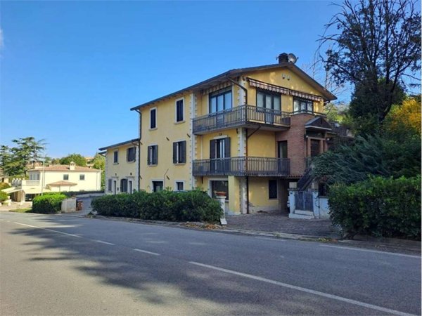 casa indipendente in vendita a Collazzone