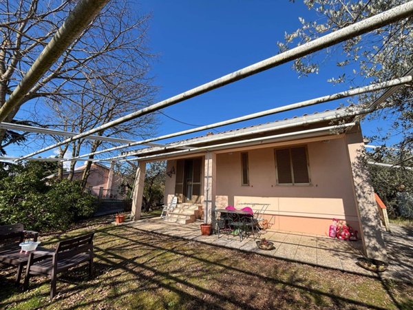 casa indipendente in vendita a Collazzone in zona Piedicolle