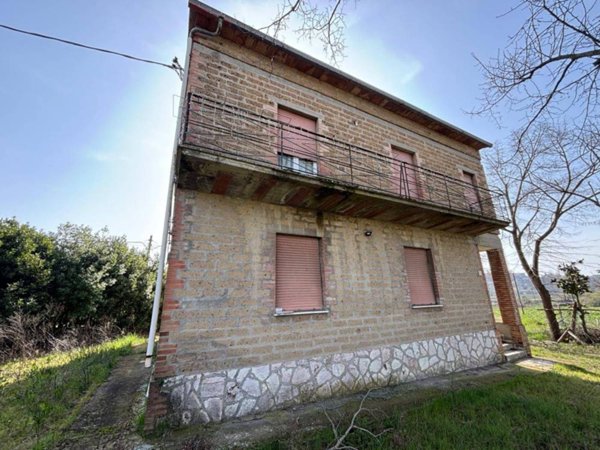 casa indipendente in vendita a Collazzone in zona Collepepe