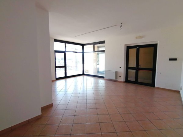 locale commerciale in vendita a Collazzone in zona Collepepe