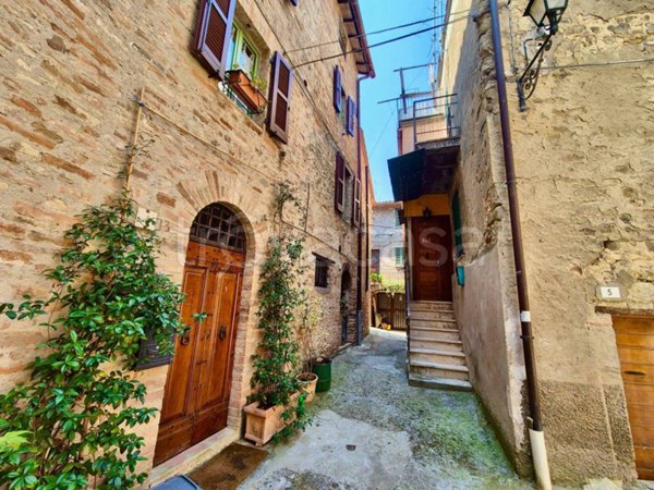 casa indipendente in vendita a Collazzone