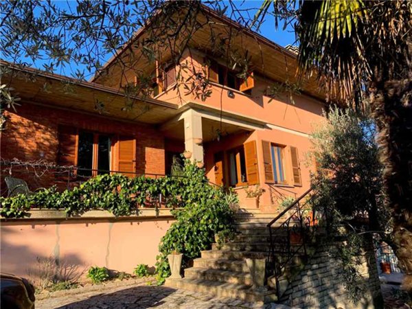 casa indipendente in vendita a Collazzone